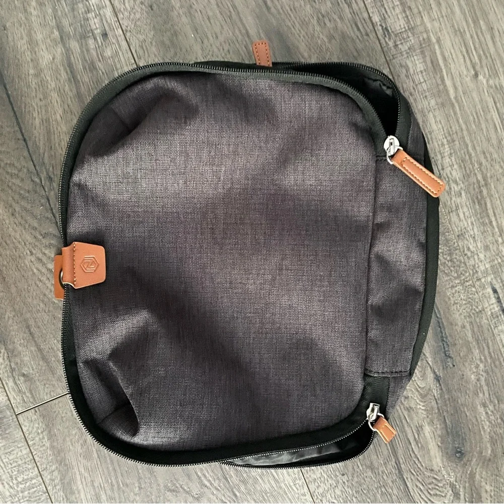 NWT Compression Packing Cube - Picture 5 of 8